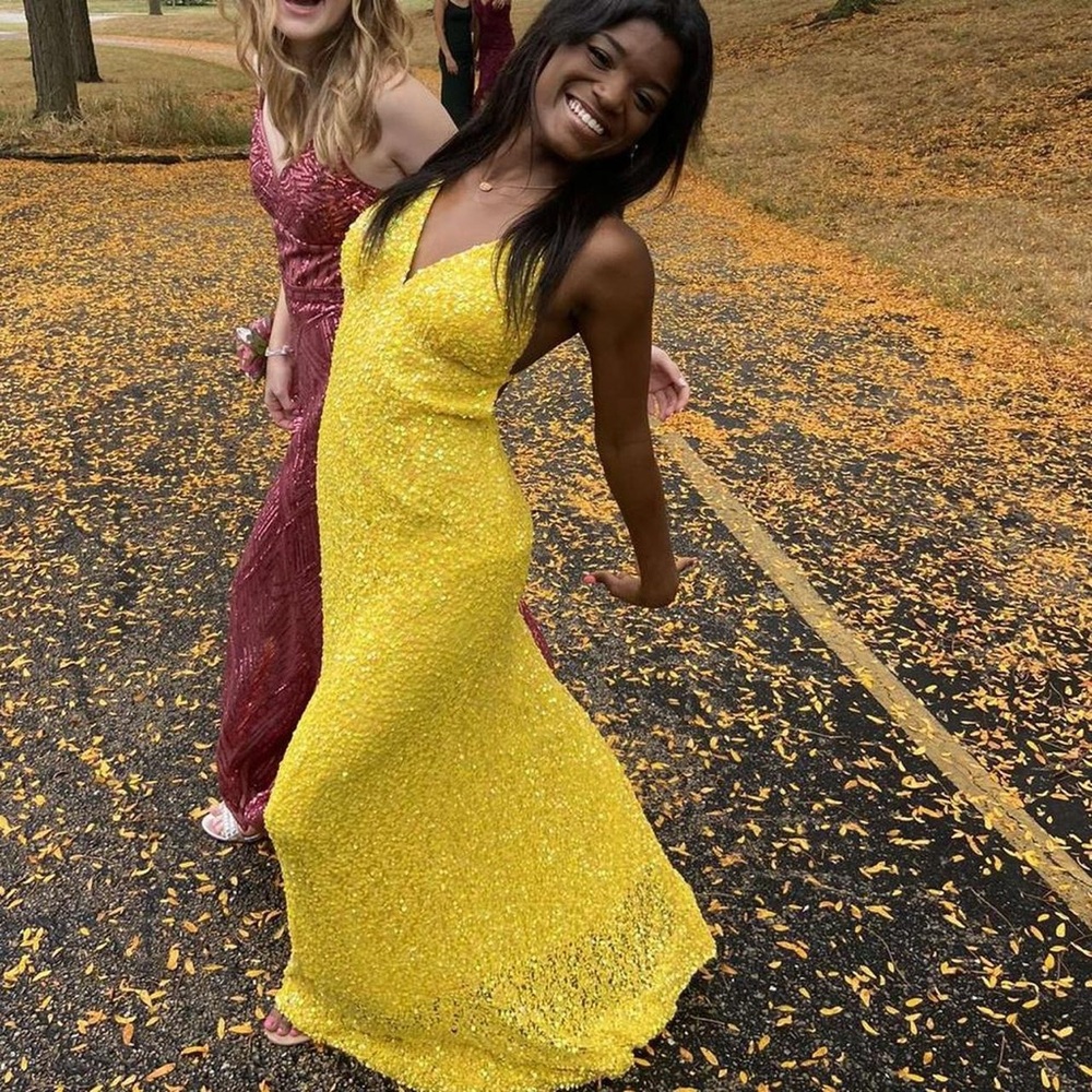 Sparkling Yellow Sequin V-Neck Prom Gown - Women